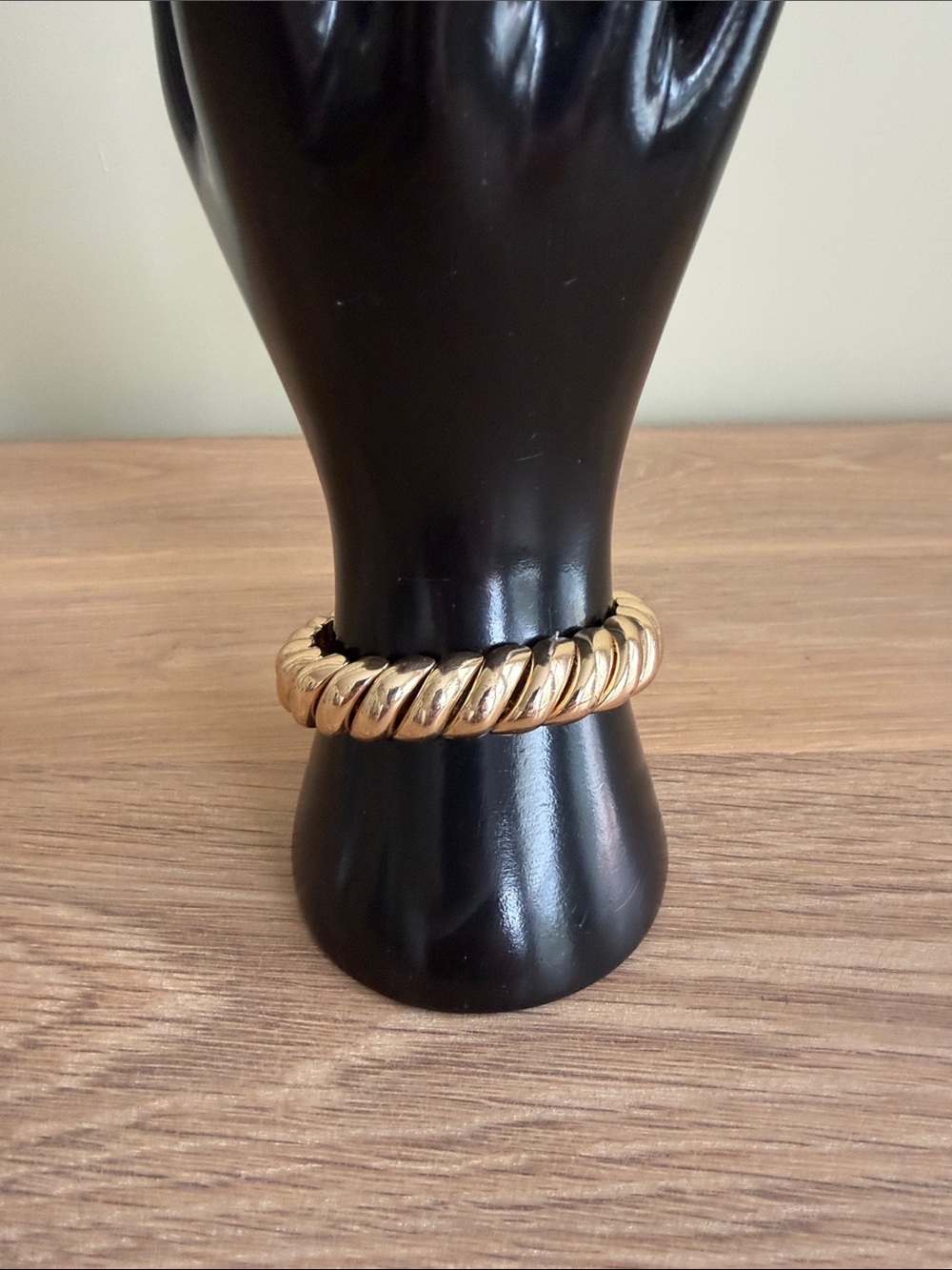 VINTAGE GOLD TONE CHUNKY TWISTED RIBBED STRETCH BRACELET Statement Expandable - Picture 3 of 8